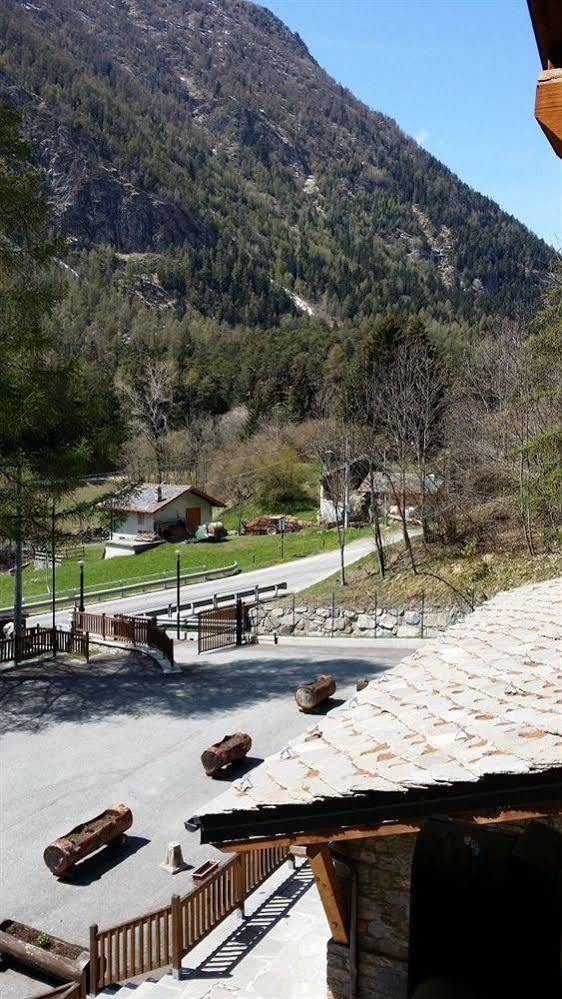 La Ciamusira Guest House Brusson Exterior foto