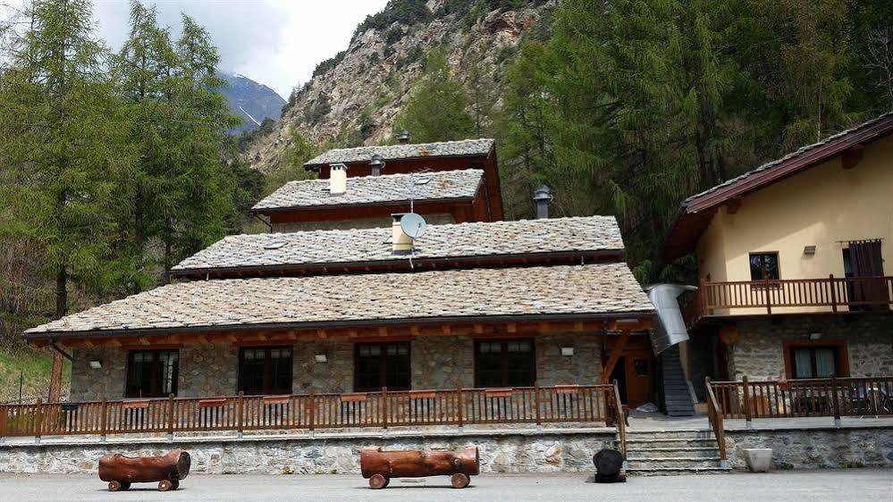 La Ciamusira Guest House Brusson Exterior foto